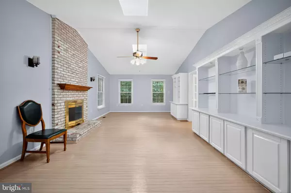 Woodbridge, VA 22192,5297 DAVIS FORD RD