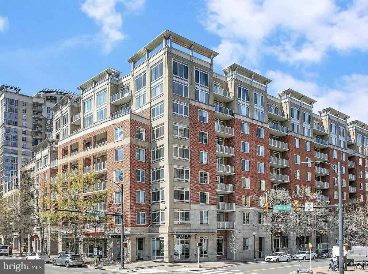 Arlington, VA 22203,820 N POLLARD ST #801