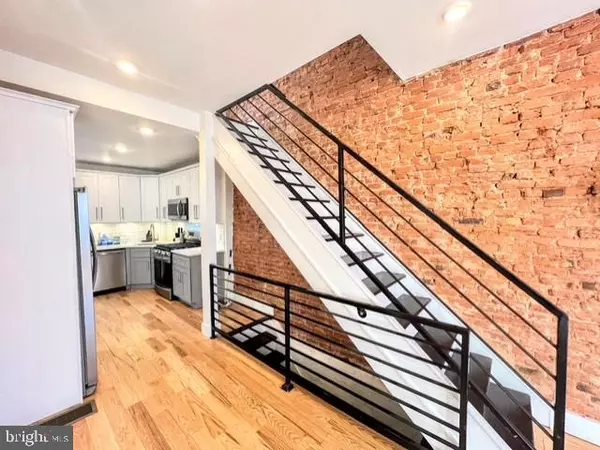 Philadelphia, PA 19121,2427 SHARSWOOD ST