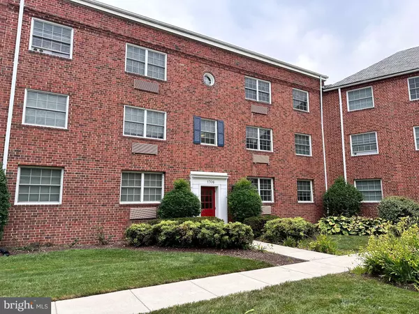 1706 W ABINGDON DR #101, Alexandria, VA 22314