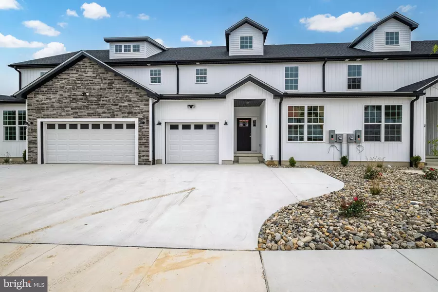 3 VALHALLA CT, Dover, DE 19904