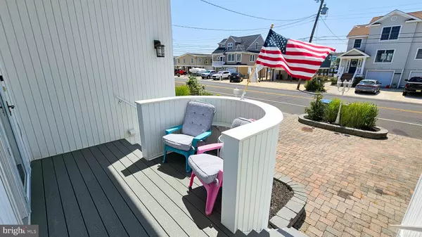 Manahawkin, NJ 08050,1386 PAUL BLVD