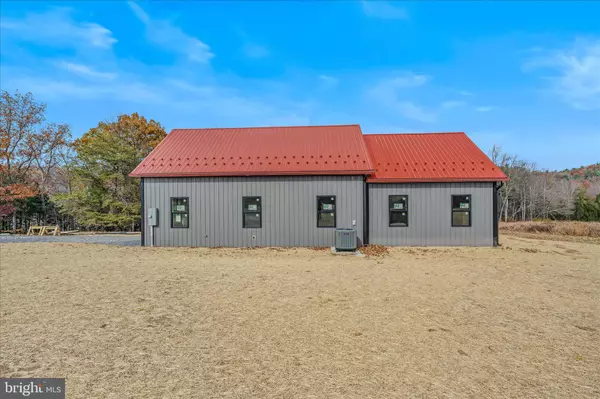 Berkeley Springs, WV 25411,237 FOGGY BOTTOM LN