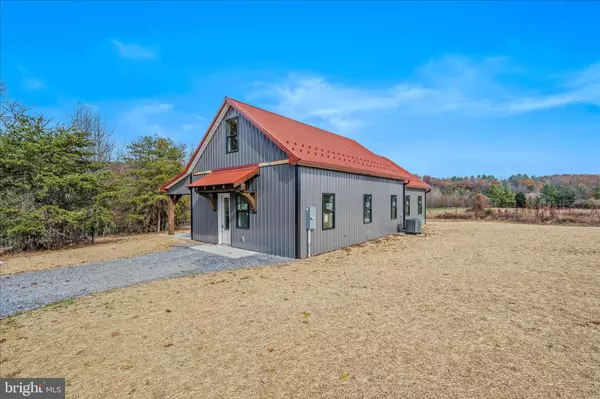 Berkeley Springs, WV 25411,237 FOGGY BOTTOM LN