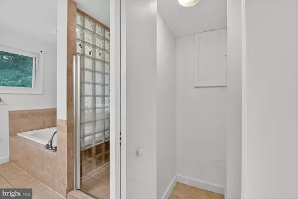 College Park, MD 20740,7508 CREIGHTON DR