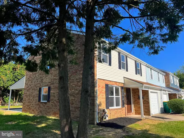 Bensalem, PA 19020,6332 MILITIA CT