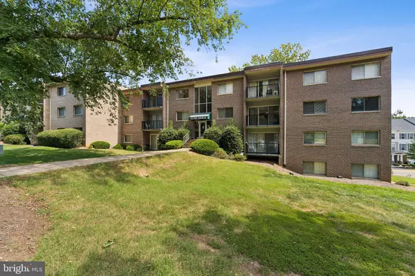 Woodbridge, VA 22192,12705 DARA DR #301