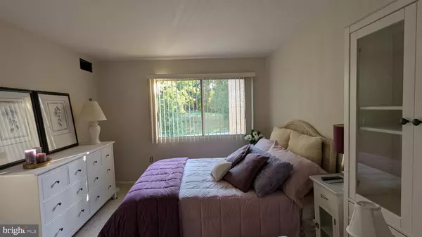 Woodbridge, VA 22192,12705 DARA DR #301