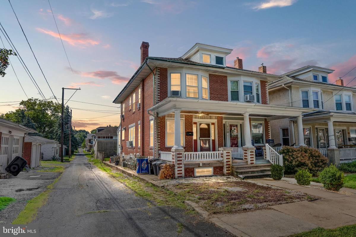 Reading, PA 19607,122 READING AVE