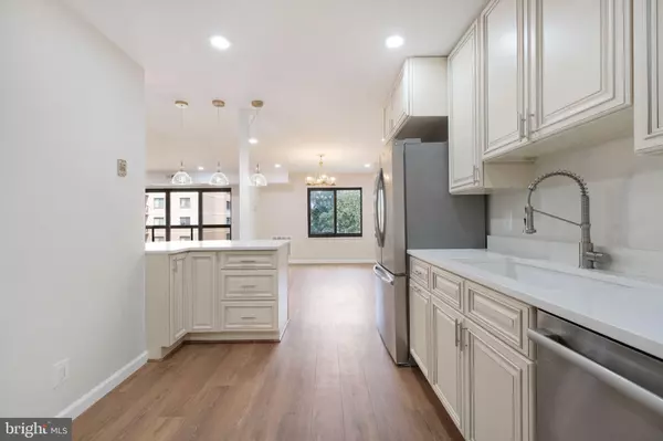 Alexandria, VA 22304,203 YOAKUM PKWY #825