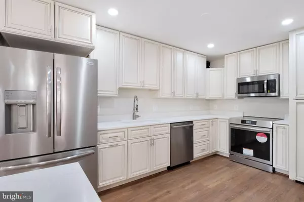 Alexandria, VA 22304,203 YOAKUM PKWY #825