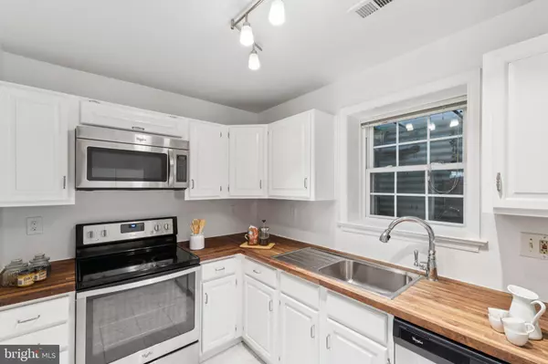 Bethesda, MD 20815,6728 OFFUTT LN #200A