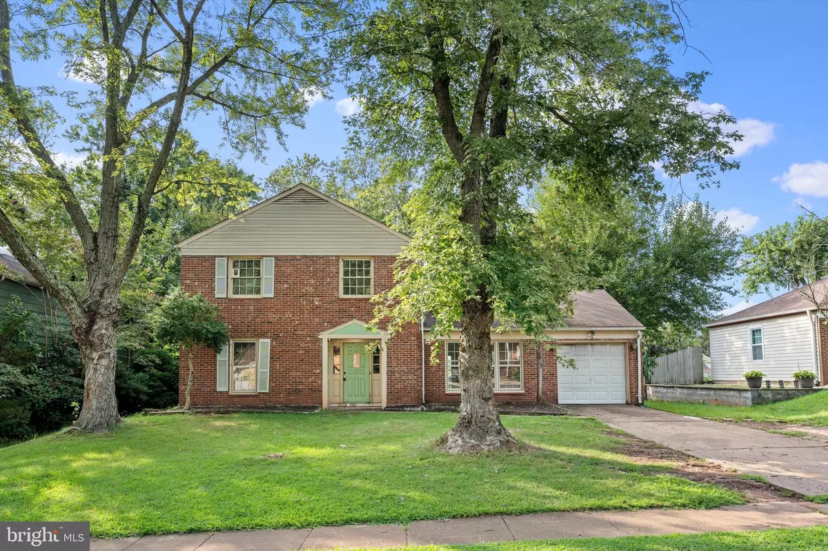 Chantilly, VA 20151,13622 ELLENDALE DR
