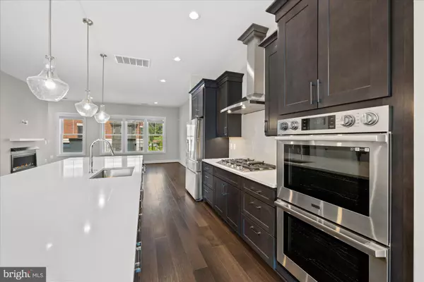 Vienna, VA 22180,129 MARKET SQ NW #2