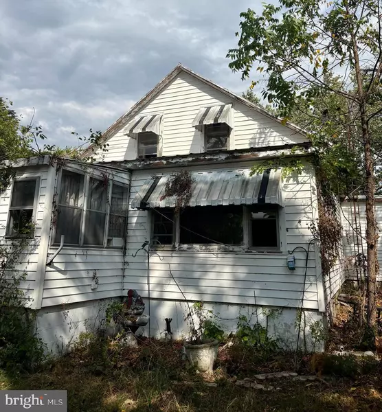 984 AIRPORT RD, Martinsburg, WV 25405