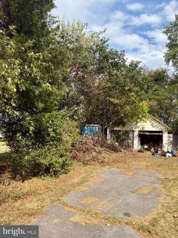 Martinsburg, WV 25405,984 AIRPORT RD