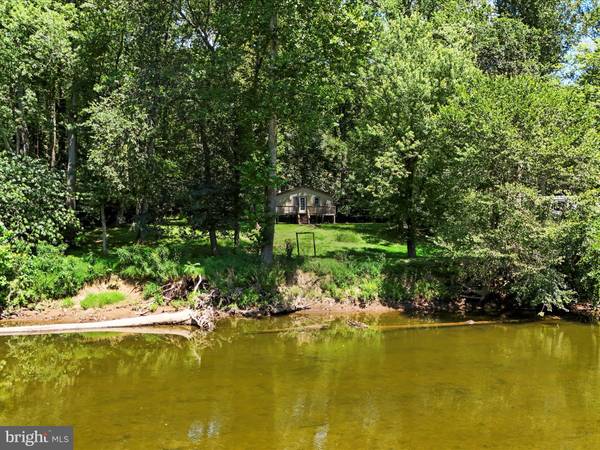 500 CRICKET DR, Paw Paw, WV 25434
