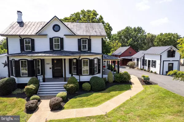 20857 ASHBURN RD, Ashburn, VA 20147