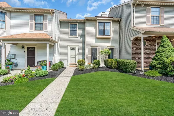 Robbinsville, NJ 08691,38 DEVON CT
