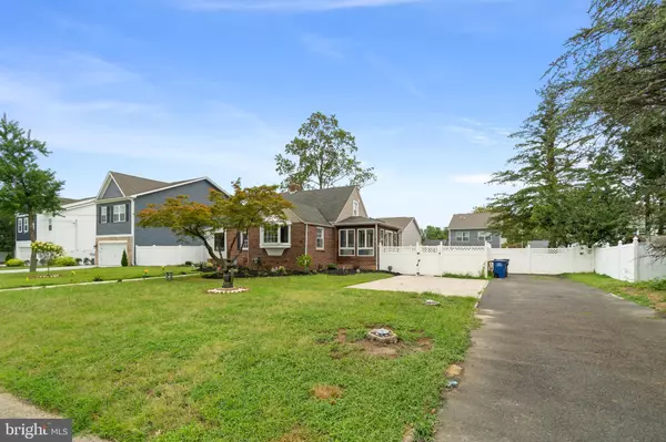 Riverside, NJ 08075,910 S FAIRVIEW ST