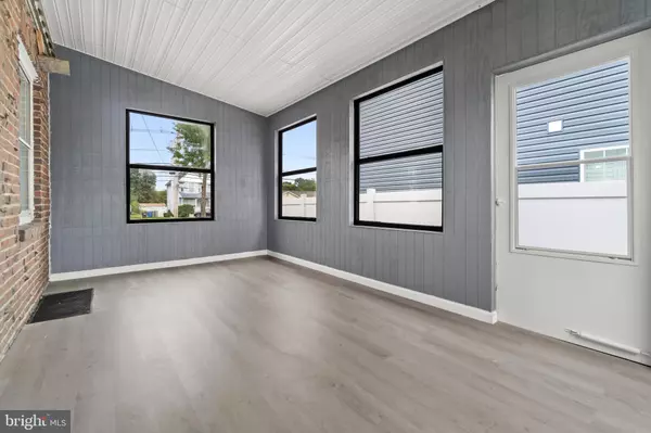 Riverside, NJ 08075,910 S FAIRVIEW ST