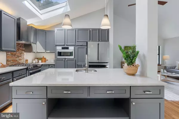 Aldie, VA 20105,39368 LONGHILL LN