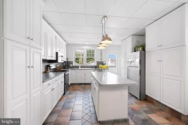 Conshohocken, PA 19428,226 E 8TH AVE