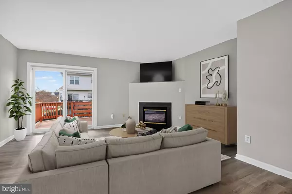 Sterling, VA 20164,45445 TIMBER TRAIL SQ