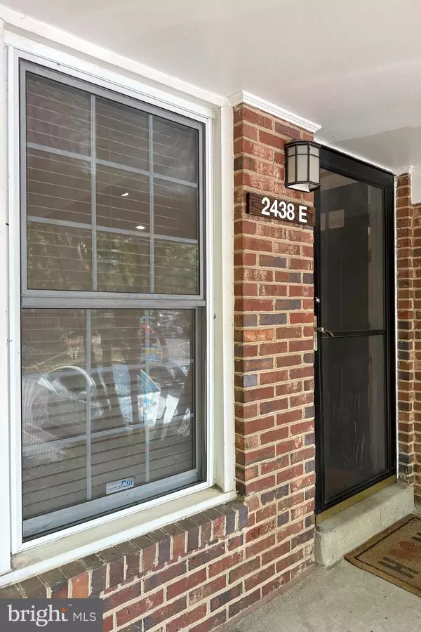 Arlington, VA 22206,2438 S WALTER REED DR S #E