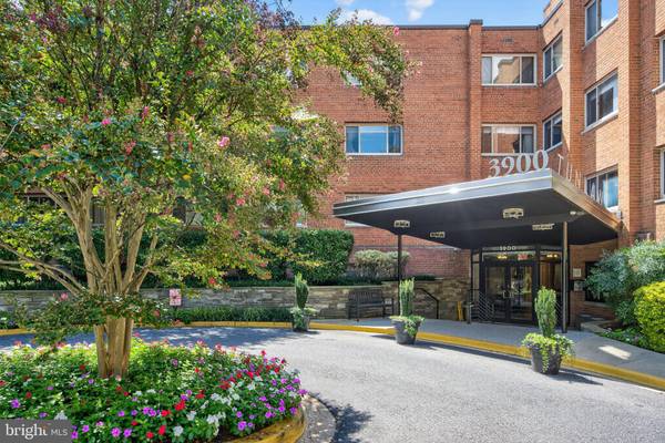 3900 TUNLAW RD NW #618, Washington, DC 20007