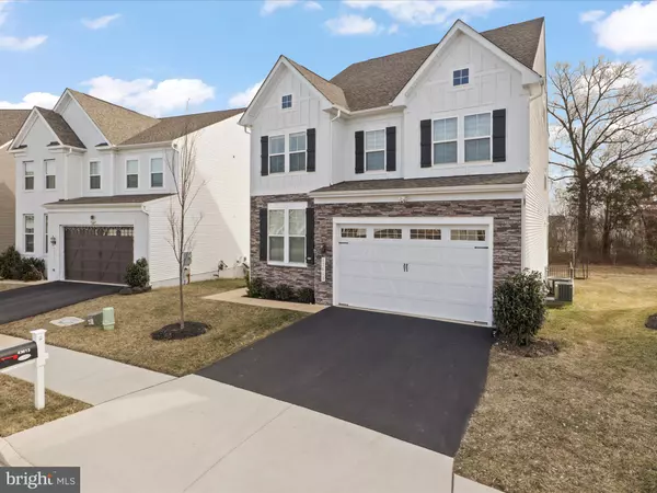 Chantilly, VA 20152,43613 CASTERS POND CT