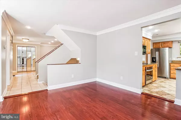 Fairfax, VA 22030,3809 HEMLOCK WAY