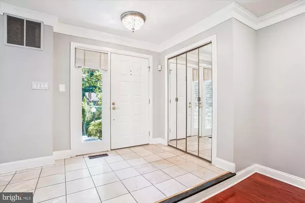 Fairfax, VA 22030,3809 HEMLOCK WAY