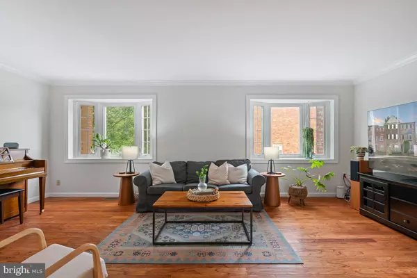 Vienna, VA 22182,8133 LARKIN LN