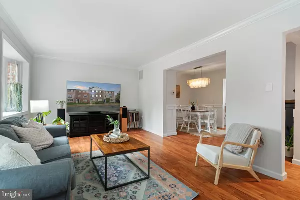 Vienna, VA 22182,8133 LARKIN LN