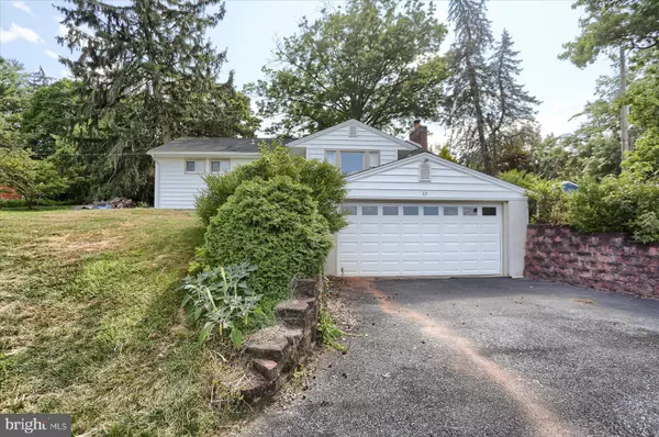 82 SPRINGERS LN, New Cumberland, PA 17070