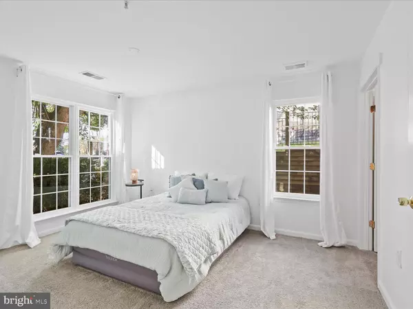 Woodbridge, VA 22191,1061 GARDENVIEW LOOP #101