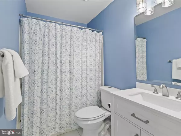 Woodbridge, VA 22191,1061 GARDENVIEW LOOP #101