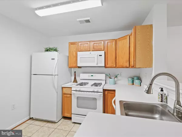 Woodbridge, VA 22191,1061 GARDENVIEW LOOP #101