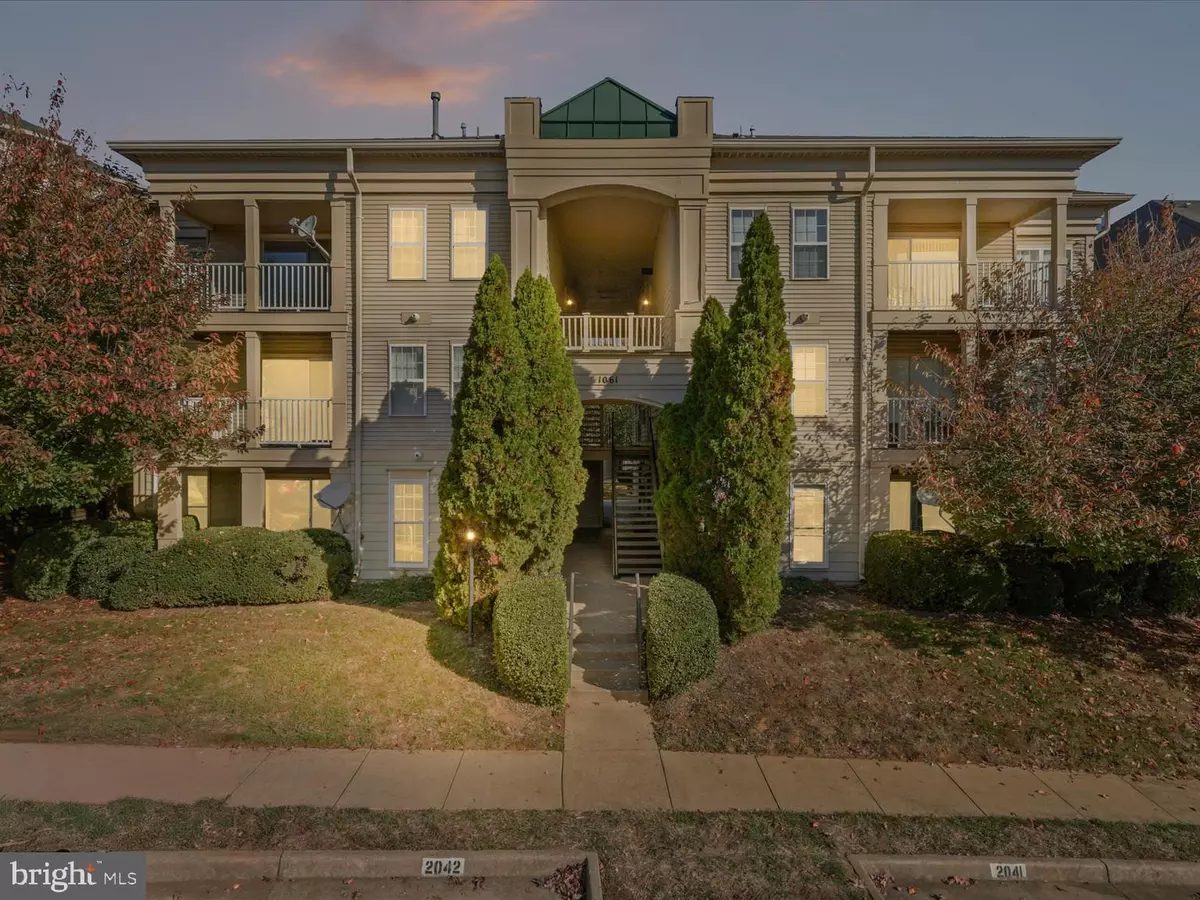 Woodbridge, VA 22191,1061 GARDENVIEW LOOP #101