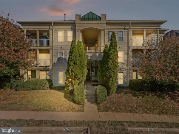 1061 GARDENVIEW LOOP #101, Woodbridge, VA 22191