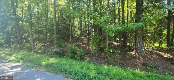 Montross, VA 22520,0 MONUMENT