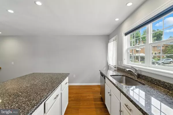 Philadelphia, PA 19128,3823 LAURISTON ST