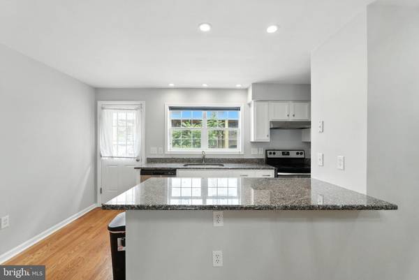 Philadelphia, PA 19128,3823 LAURISTON ST