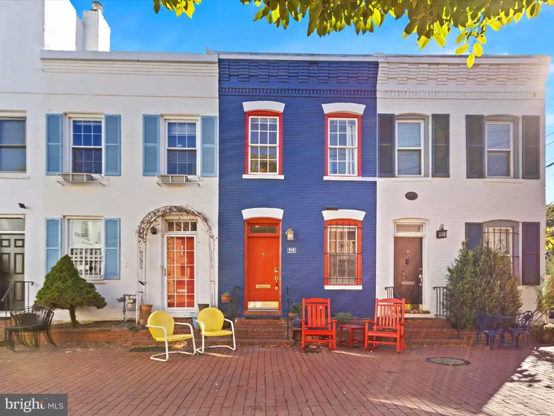 913 HUGHES MEWS NW, Washington, DC 20037