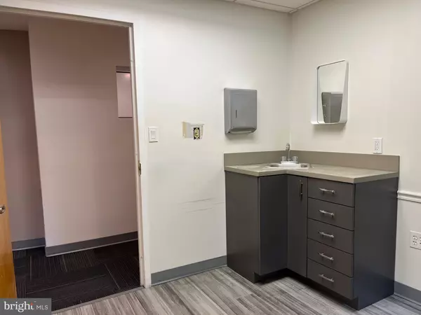Washington, DC 20015,5410 CONNECTICUT AVE NW #117