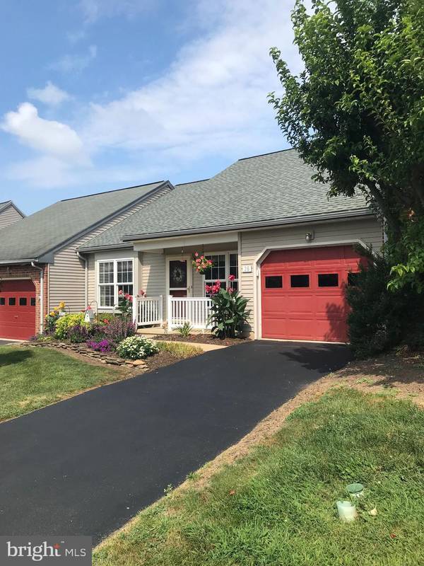 26 OAKGROVE LN, Millersville, PA 17551