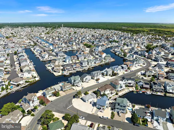 Manahawkin, NJ 08050,264 MORRIS BLVD