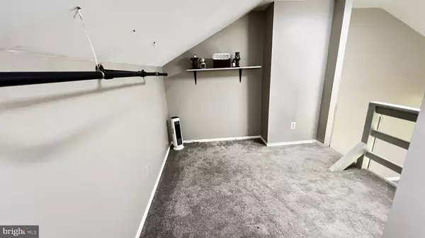 Laurel, MD 20723,9440 CANTERBURY RIDING #264 (ROOM RENTAL)
