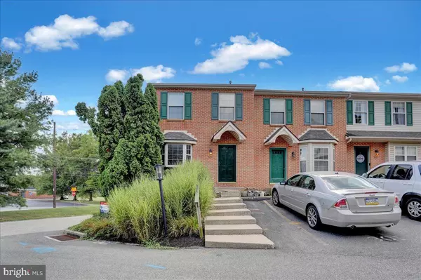 301 COUNTRY CLUB RD #301, Red Lion, PA 17356